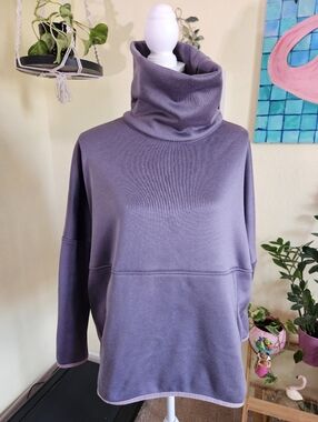 Northface Women’s Oversized Turtleneck Pullover Sweater — Dusty Purple